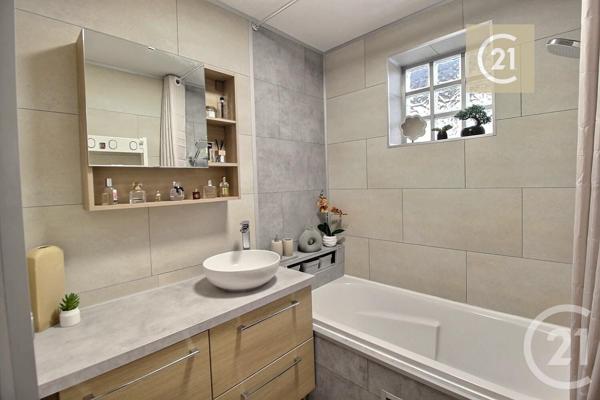 Appartement F4 à vendre  4 pièces - 63,89 m2 LES PAVILLONS SOUS BOIS - 93