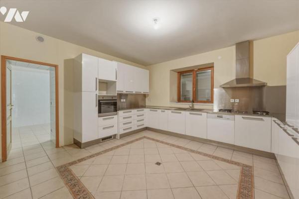 EXCLUSIVITÉ – DIVONNE-LES-BAINS – PROPRIÉTÉ D'EXCEPTION SUR PLUS DE 3 HECTARES