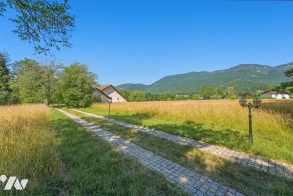EXCLUSIVITÉ – DIVONNE-LES-BAINS – PROPRIÉTÉ D'EXCEPTION SUR PLUS DE 3 HECTARES