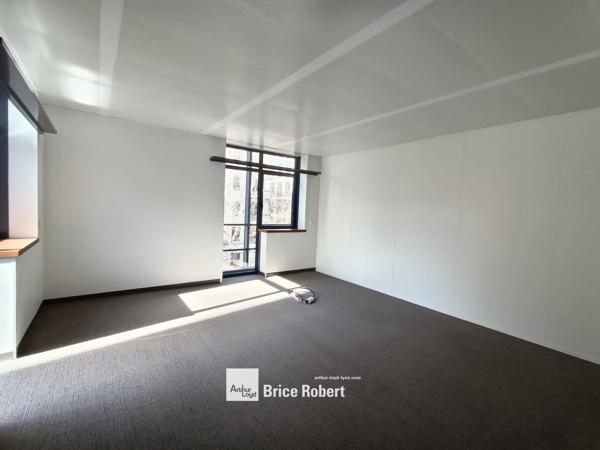 Location bureaux modernes Lyon 3ème proche Part-Dieu avec terrasse privative