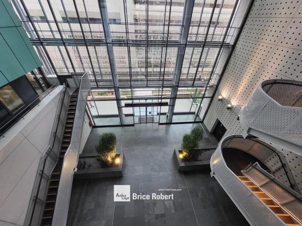 Location bureaux modernes Lyon 3ème proche Part-Dieu avec terrasse privative
