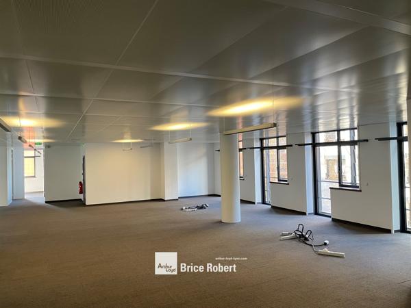 Location bureaux modernes Lyon 3ème proche Part-Dieu avec terrasse privative