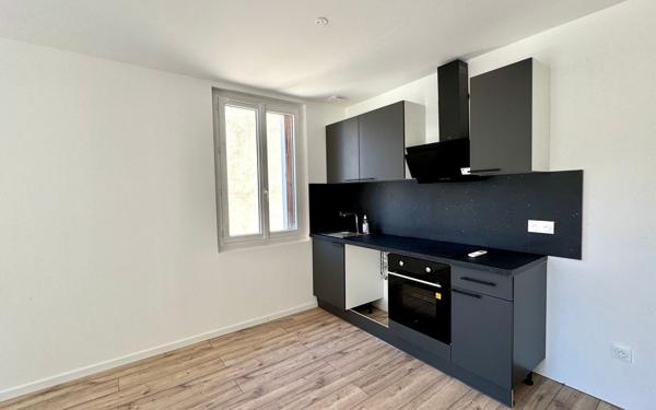 Appartement à vendre    2 pièces •  Istres