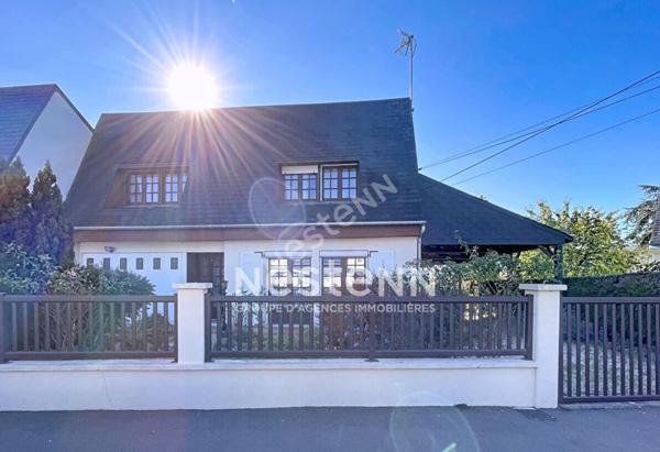 A vendre proche de la doutre, secteur Nazareth, maison avec vie de plain pied, 4 chambres dont deux en rez-de-chaussée, jardin, garage.Travaux à prévoir.