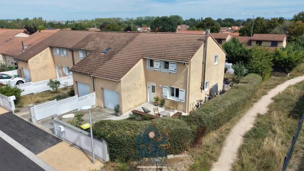 Maison 4 pièces avec terrasses, garage et jardin