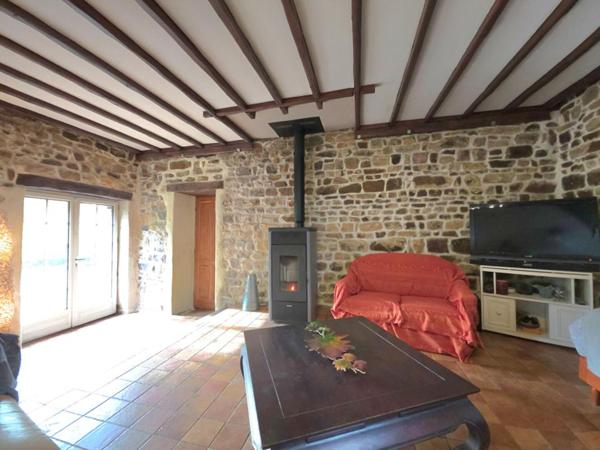 La-Lande-De-Goult 61320 Longère en pierre 112 m² terrain 30.200 m²
