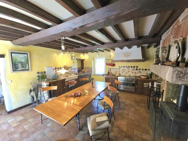 La-Lande-De-Goult 61320 Longère en pierre 112 m² terrain 30.200 m²