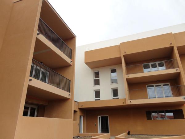 Dpt Pyrénées Orientales (66), à vendre POLLESTRES appartement T3 de 60.49 m² avec terrasse et stationnement en sous-