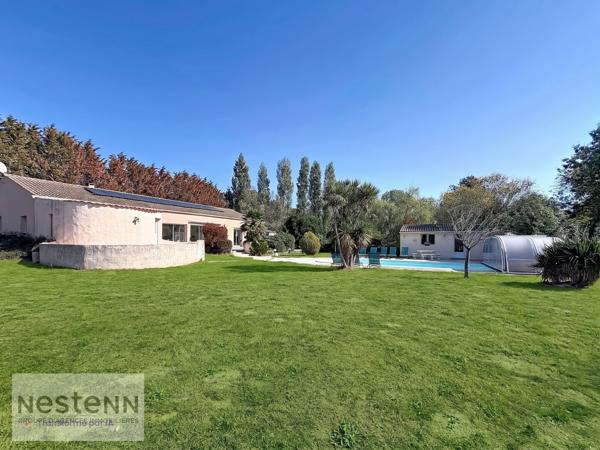 Pension Canine et Maison spacieuse à vendre à Sallertaine avec piscine et grand terrain