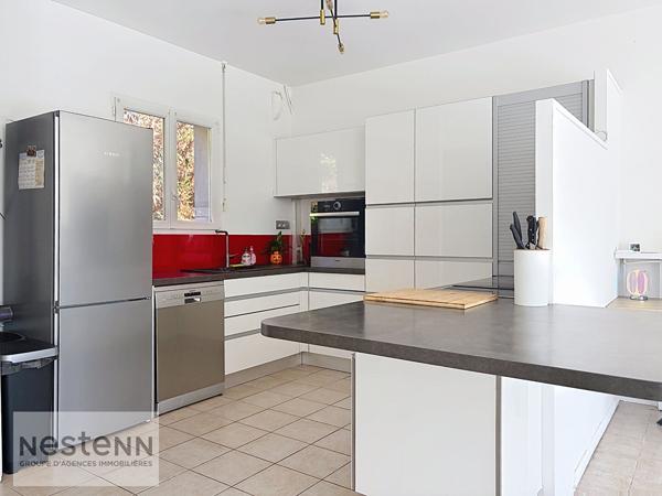 Pension Canine et Maison spacieuse à vendre à Sallertaine avec piscine et grand terrain