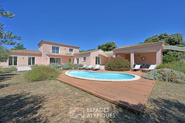 Villa de caractère en pleine nature, au coeur du village de Poulx