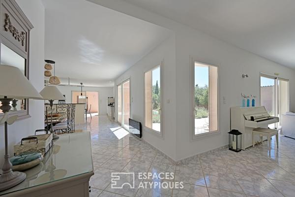 Villa de caractère en pleine nature, au coeur du village de Poulx