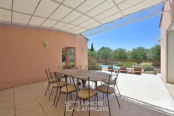 Villa de caractère en pleine nature, au coeur du village de Poulx