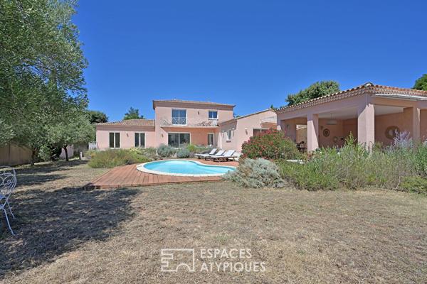 Villa de caractère en pleine nature, au coeur du village de Poulx