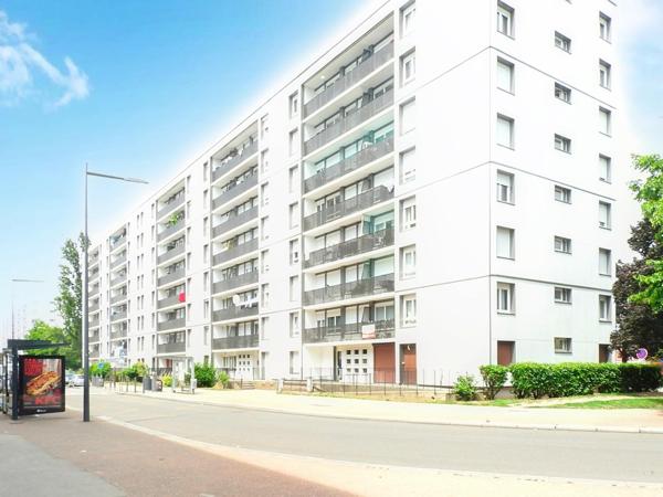 À Évreux, spacieux T5 avec balcon et parking – Idéal premier achat ou investissement locatif !