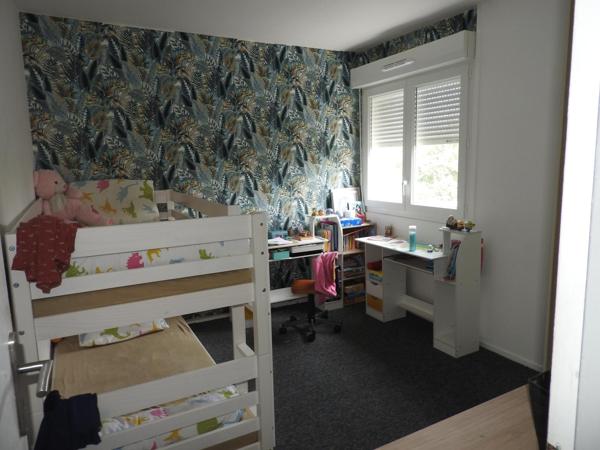 À Évreux, spacieux T5 avec balcon et parking – Idéal premier achat ou investissement locatif !