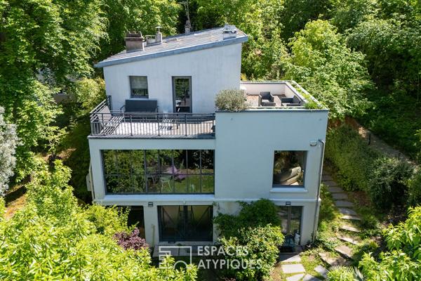 Maison d’architecte en lisière de forêt de Meudon avec jardin et toit-terrasse