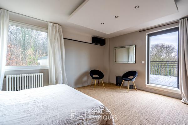 Maison d’architecte en lisière de forêt de Meudon avec jardin et toit-terrasse