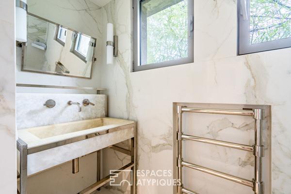 Maison d’architecte en lisière de forêt de Meudon avec jardin et toit-terrasse