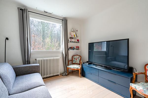Maison d’architecte en lisière de forêt de Meudon avec jardin et toit-terrasse