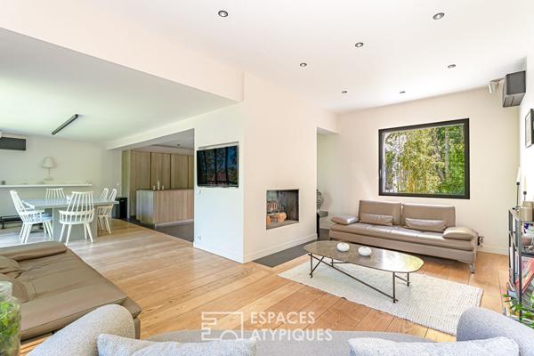 Maison d’architecte en lisière de forêt de Meudon avec jardin et toit-terrasse