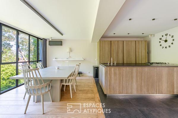 Maison d’architecte en lisière de forêt de Meudon avec jardin et toit-terrasse