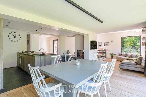 Maison d’architecte en lisière de forêt de Meudon avec jardin et toit-terrasse