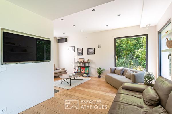 Maison d’architecte en lisière de forêt de Meudon avec jardin et toit-terrasse