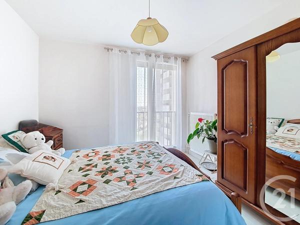 Appartement F4 à vendre  4 pièces - 79,99 m2 COLOMBES - 92