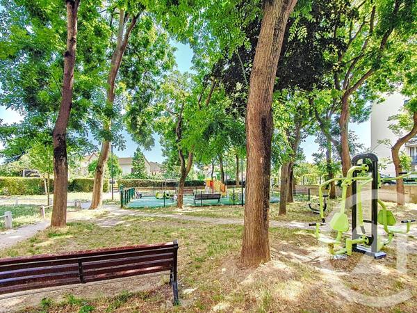 Appartement F4 à vendre  4 pièces - 79,99 m2 COLOMBES - 92