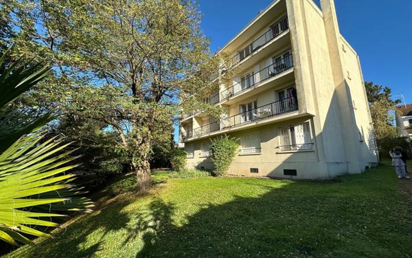 Appartement à vendre    3 pièces •  Le Raincy