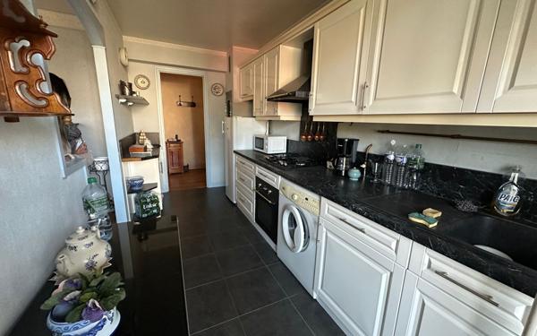 Appartement à vendre    3 pièces •  Le Raincy