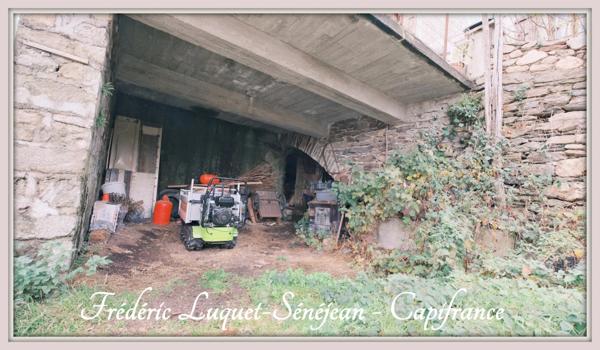 Maison à restaurer 3 pièces sur sous-sol avec deux granges à vendre à PREVENCHERES (48)