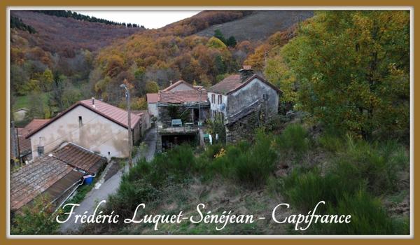 Maison à restaurer 3 pièces sur sous-sol avec deux granges à vendre à PREVENCHERES (48)