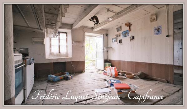 Maison à restaurer 3 pièces sur sous-sol avec deux granges à vendre à PREVENCHERES (48)