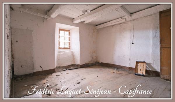 Maison à restaurer 3 pièces sur sous-sol avec deux granges à vendre à PREVENCHERES (48)