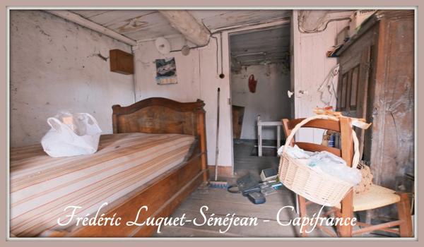 Maison à restaurer 3 pièces sur sous-sol avec deux granges à vendre à PREVENCHERES (48)