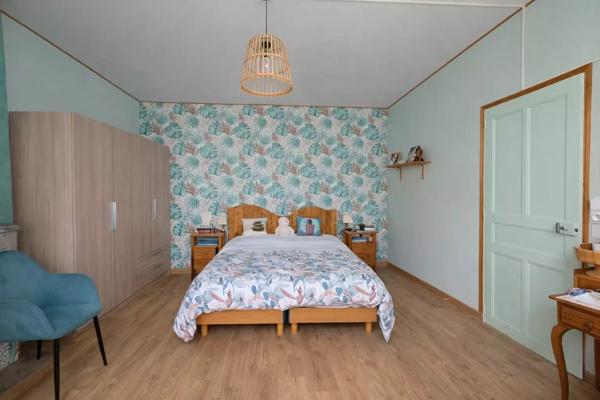 Maison avec jardin, garage et dépendance proche commerces