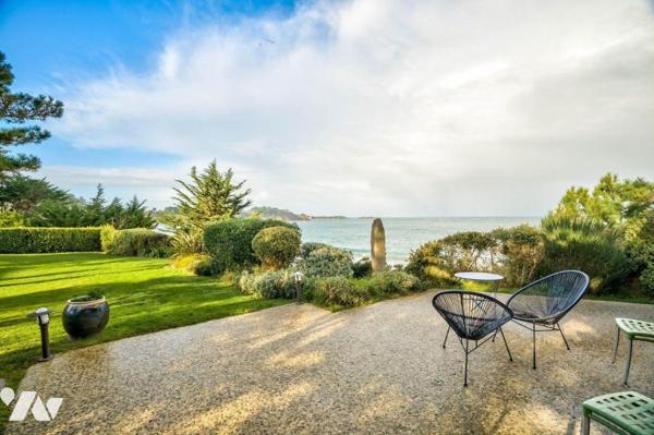 Magnifique propriété à vendre à Saint-Lunaire (35800) donnant accès immédiat à la plage, compre...