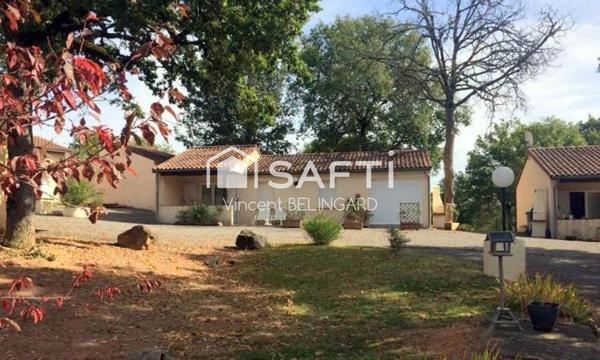 Village de vacances 15 pavillons avec bar et piscine