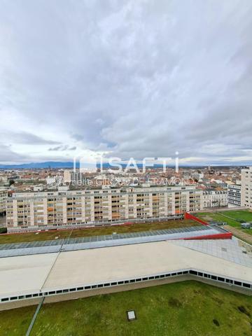 À Mulhouse (68100) appartement meublé 4 pièces – 94 m² – 3 chambres, Tour de l’Europe (11? étage) vue dégagée sur les Vosges