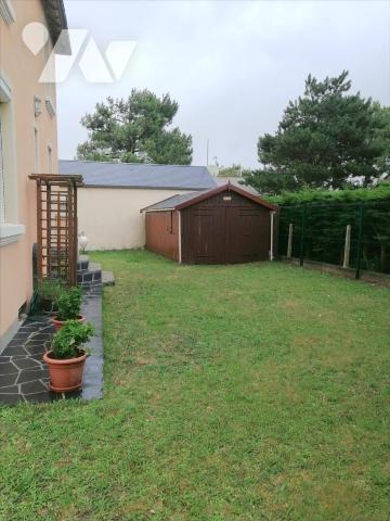 Située à 300 mètres de la plage, l'étude de Me Fonty vous propose cette belle propriété d'envir...