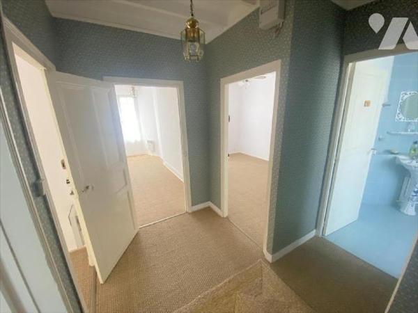 Située à 300 mètres de la plage, l'étude de Me Fonty vous propose cette belle propriété d'envir...