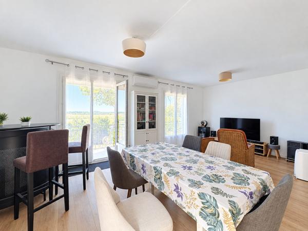 MAISON DE PLAIN-PIED RÉNOVÉE DE 80 M² AVEC GARAGE ATTENANT– TERRAIN DE 2 344 M²
