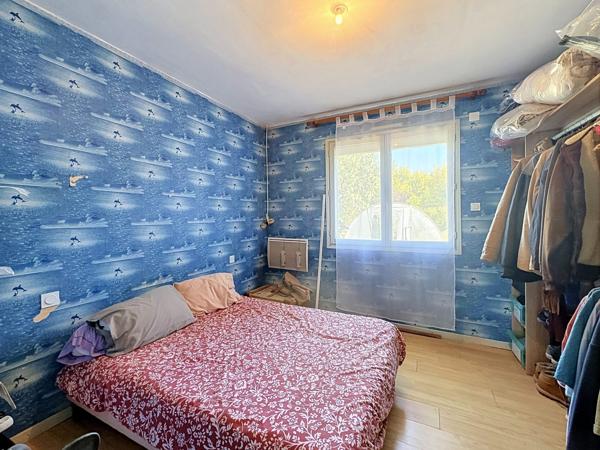 MAISON DE PLAIN-PIED RÉNOVÉE DE 80 M² AVEC GARAGE ATTENANT– TERRAIN DE 2 344 M²