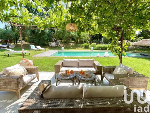 Maison à vendre 10 pièces 332 m² Châteauneuf-Grasse