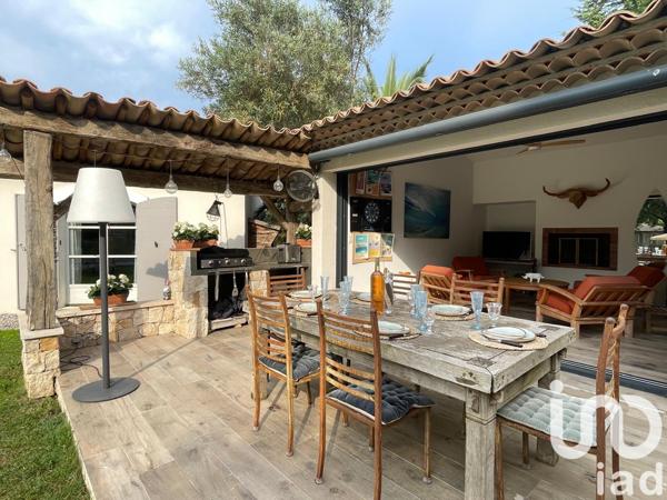 Maison à vendre 10 pièces 332 m² Châteauneuf-Grasse