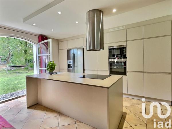 Maison à vendre 10 pièces 332 m² Châteauneuf-Grasse