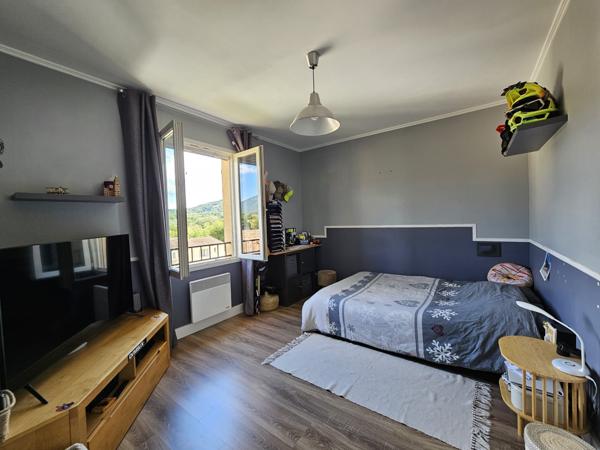 Villars (84400) Luberon, Villars, Jolie maison récente de 128 m² avec extérieur et garage.