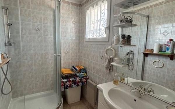 Maison à vendre    7 pièces •  Saint-Georges-d'Oléron